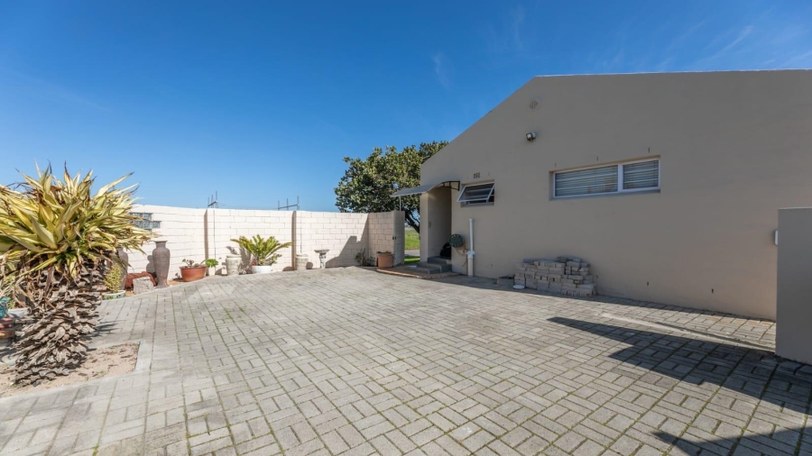 To Let 3 Bedroom Property for Rent in Edgemead Western Cape